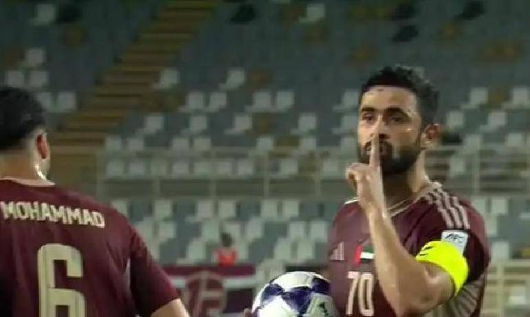 冷门频出！橄榄球战况跌宕起伏