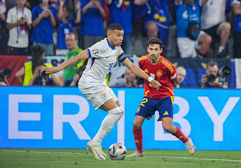 欧洲杯选手刷新世界纪录，震撼全场