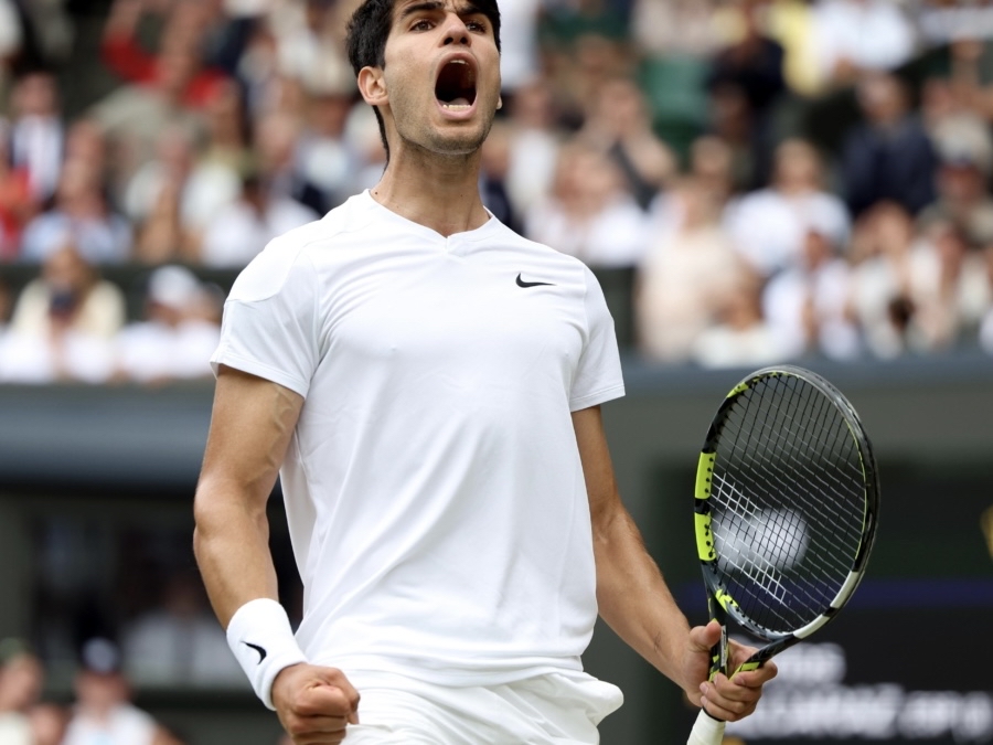 法网横扫拉沃尔杯,德约科维奇带队取胜 法网横扫拉沃尔杯,德约科维奇带队取胜