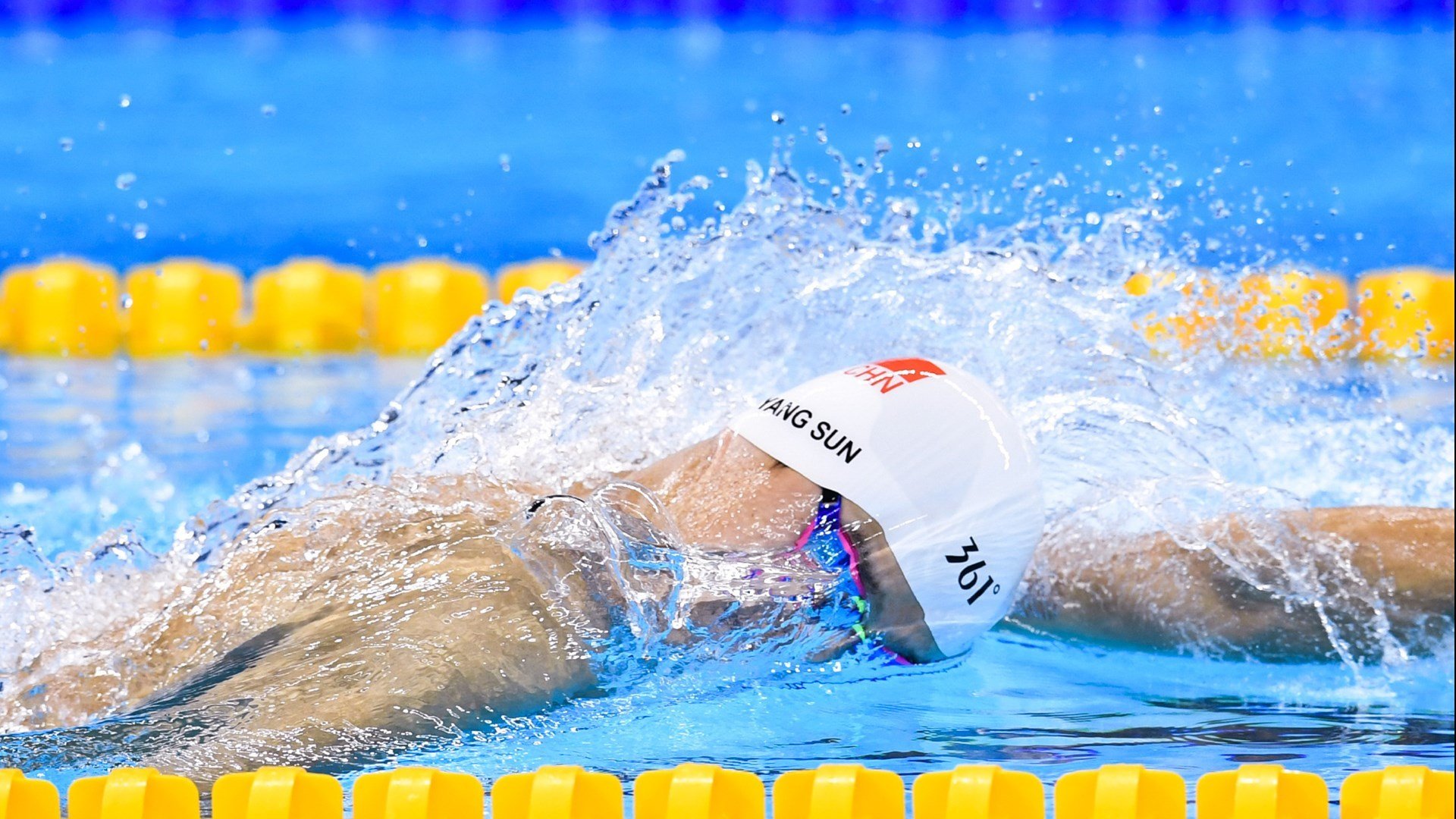 巨星的光芒与团队的火种,当罗德里闪耀时,瑞典告诉我们胜利的另一种模样