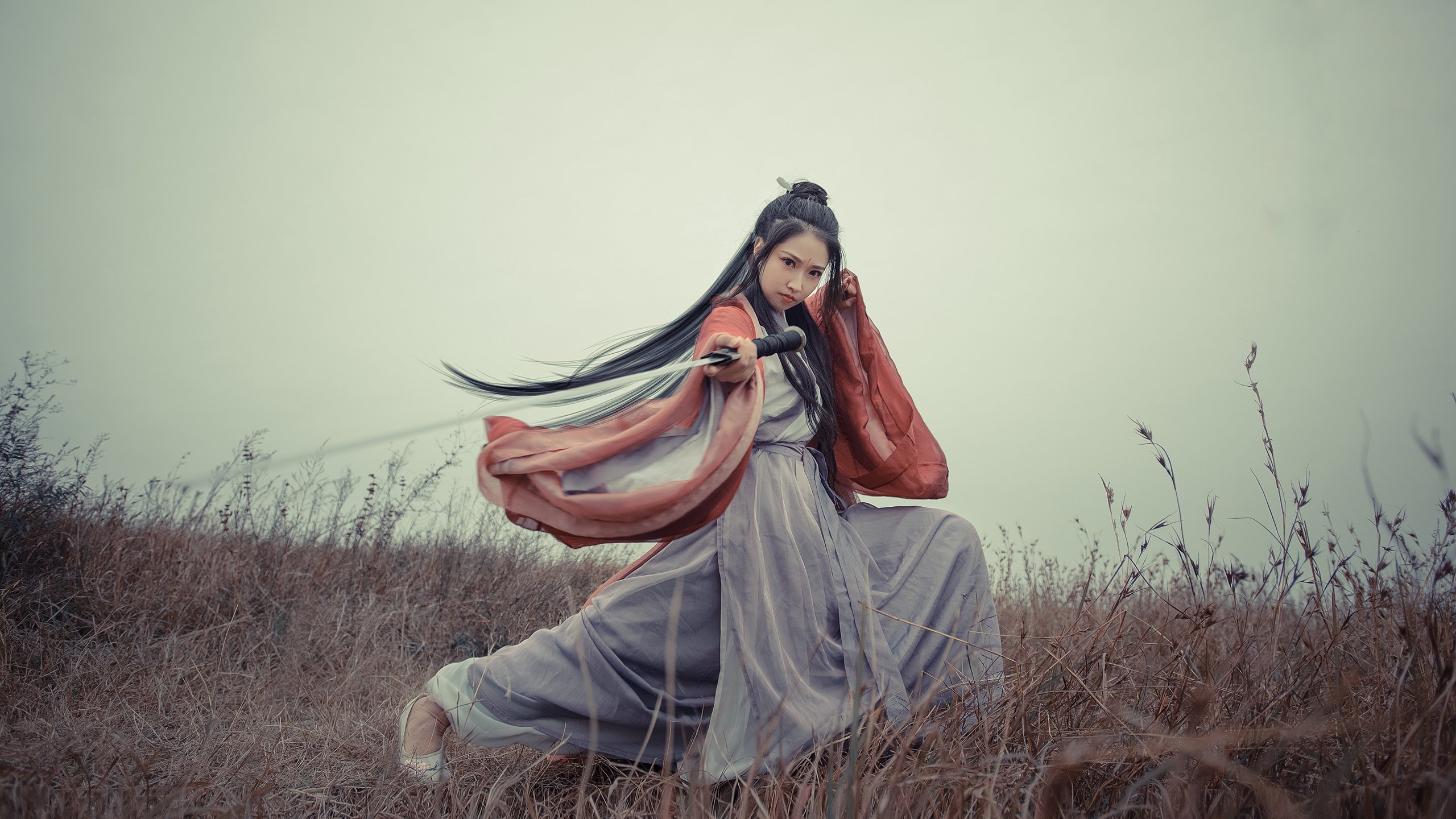 引擎的脉搏与土地的潮汐,穆勒在街道画布上的征服