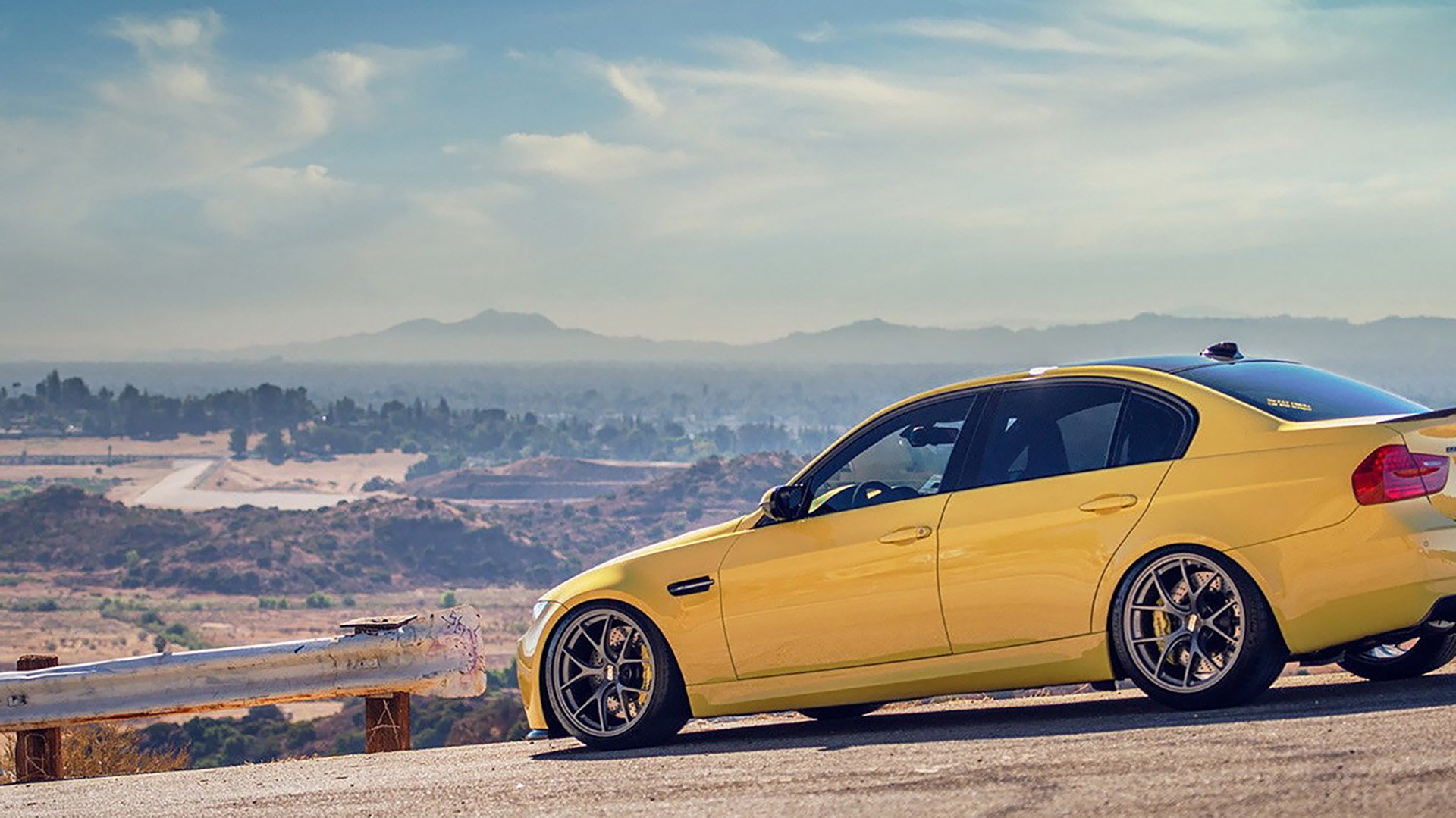 赛道与绿茵的双线狂飙，F1年度争冠焦点战 vs 皇家社会关键战突围阿森纳