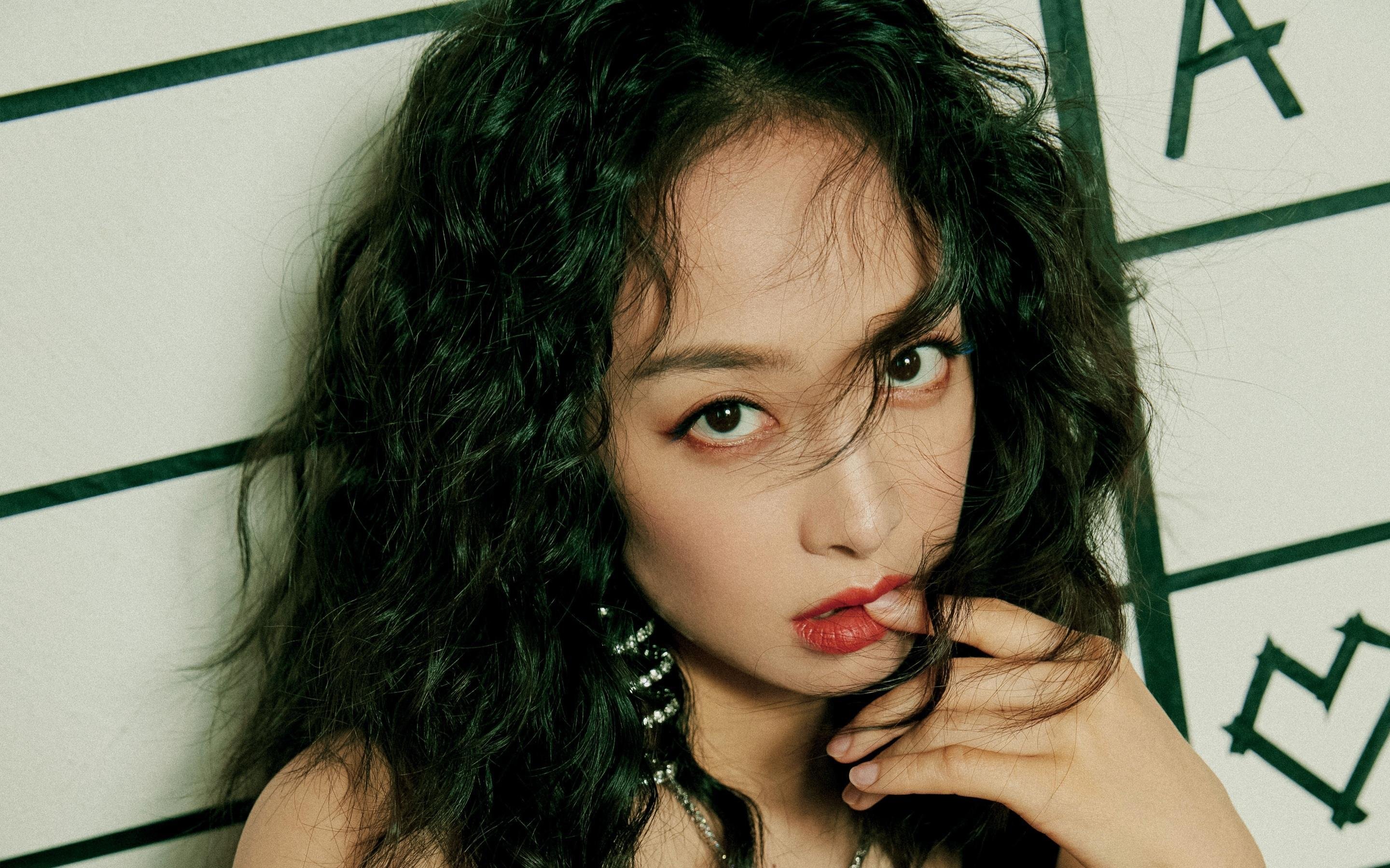 跨越时空的传奇，当潘帕斯雄鹰飞越加勒比海与英伦迷雾—虚构宇宙中梅西对哥伦比亚与英格兰的制胜启示